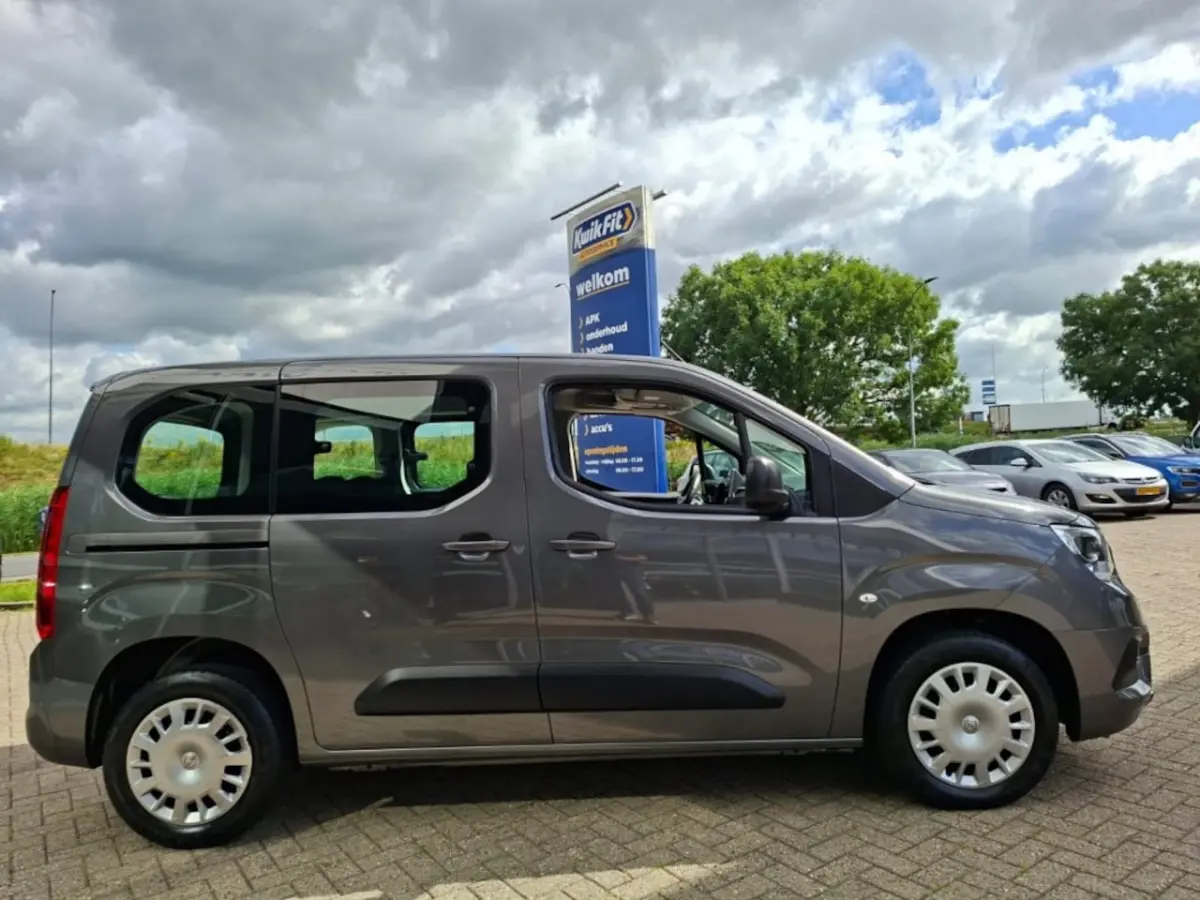 1.2TURBO AUTOMAAT 130PK AIRCO NAVI PDC-CAMERA 5ZITPL