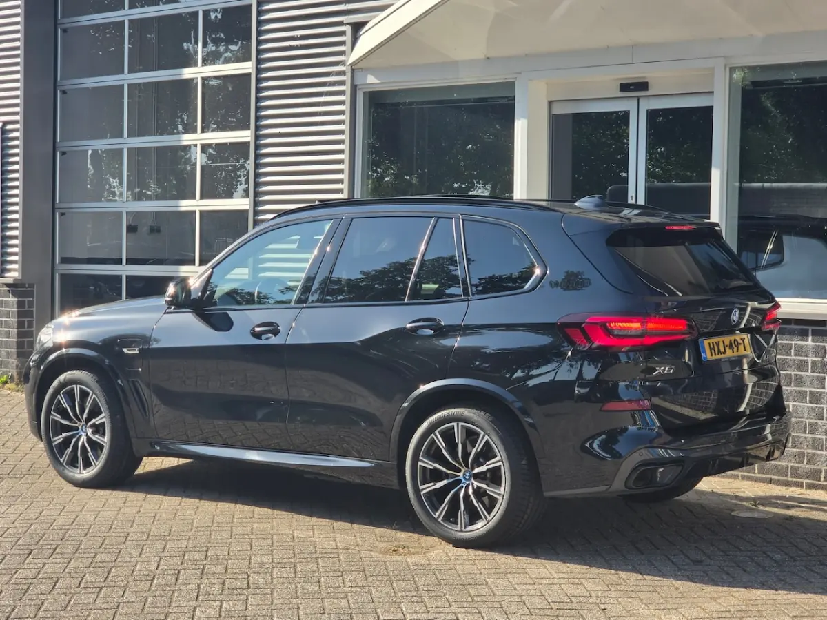 XDrive45e High Executive Laser Pano Masaggestoel Trekhaak Sfeerverlichting