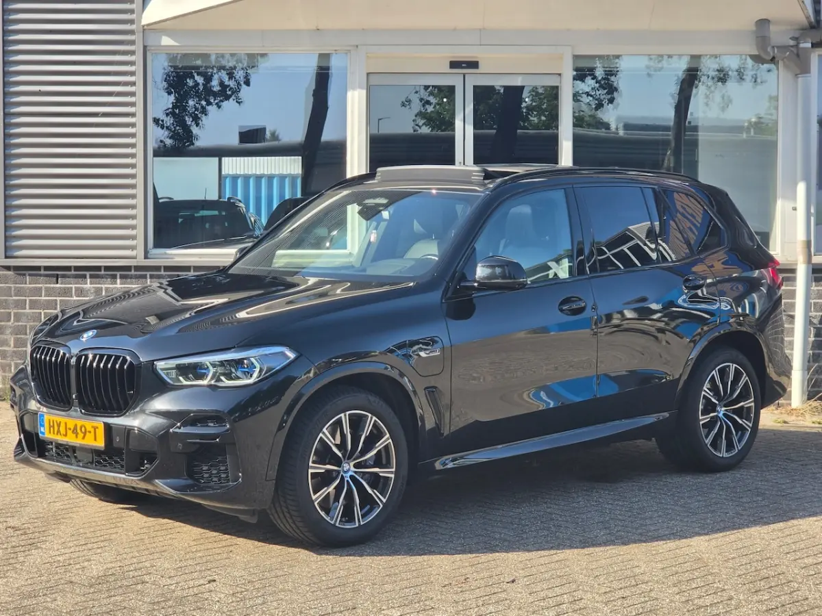 XDrive45e High Executive Laser Pano Masaggestoel Trekhaak Sfeerverlichting