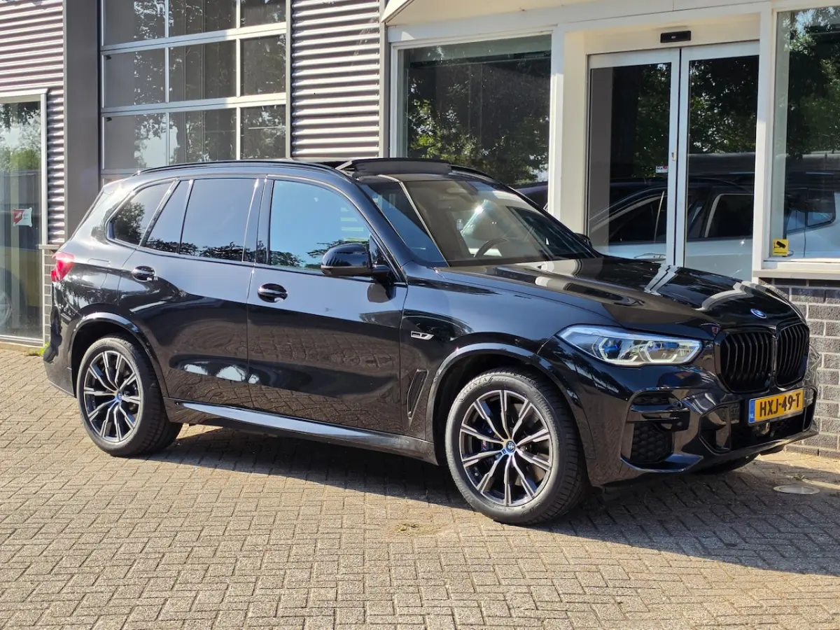 XDrive45e High Executive Laser Pano Masaggestoel Trekhaak Sfeerverlichting