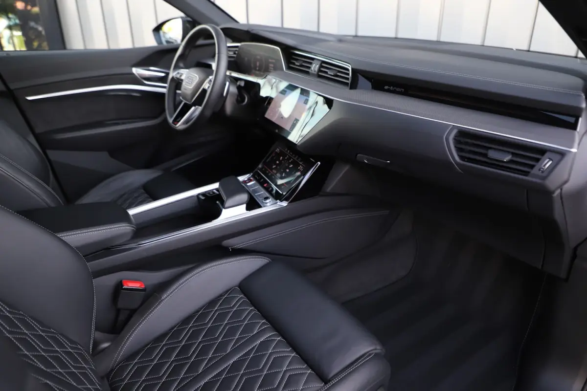 S quattro 95 kWh | 503PK | Luchtvering | Head-up | Pano | Keyless-go | Sfeerverlichting |