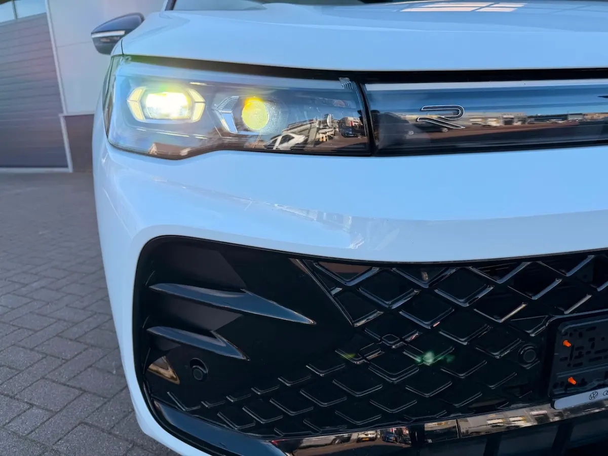 2.0 TDI| R-Line/Pano/Massage/360 Camera/IQ/ACC/AHK/Kardon/Vol Optie