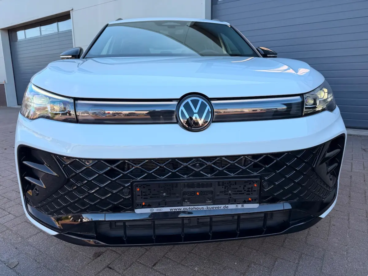 2.0 TDI| R-Line/Pano/Massage/360 Camera/IQ/ACC/AHK/Kardon/Vol Optie