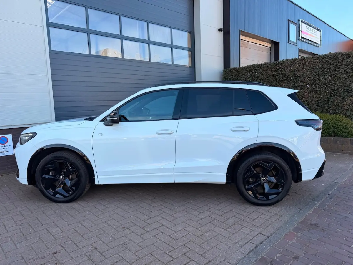 2.0 TDI| R-Line/Pano/Massage/360 Camera/IQ/ACC/AHK/Kardon/Vol Optie
