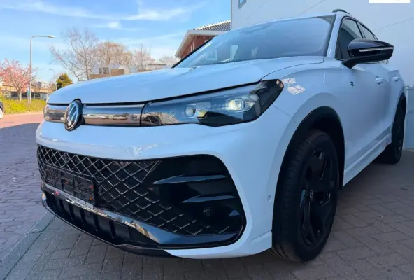 2.0 TDI| R-Line/Pano/Massage/360 Camera/IQ/ACC/AHK/Kardon/Vol Optie