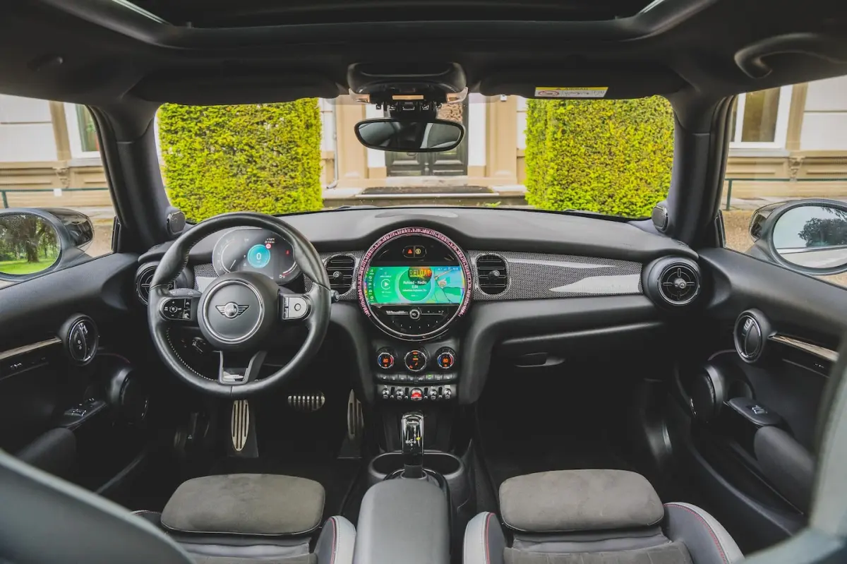 2.0 Cooper S John Cooper Works PANO | H&K | ADAPTIVE | CAMERA | STUURVERW | CARPLAY