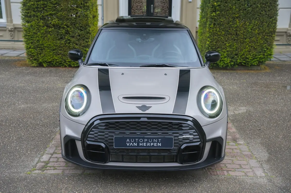 2.0 Cooper S John Cooper Works PANO | H&K | ADAPTIVE | CAMERA | STUURVERW | CARPLAY