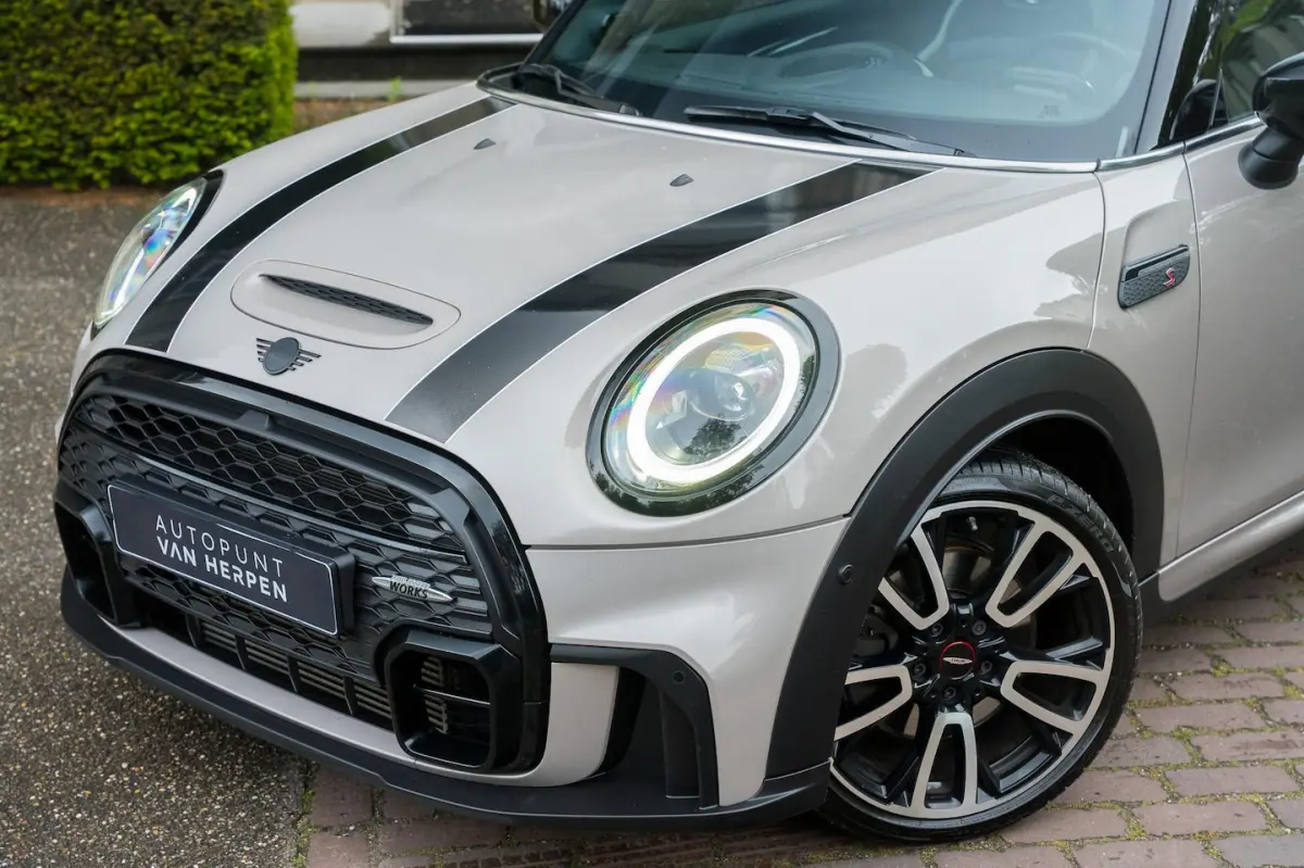 2.0 Cooper S John Cooper Works PANO | H&K | ADAPTIVE | CAMERA | STUURVERW | CARPLAY