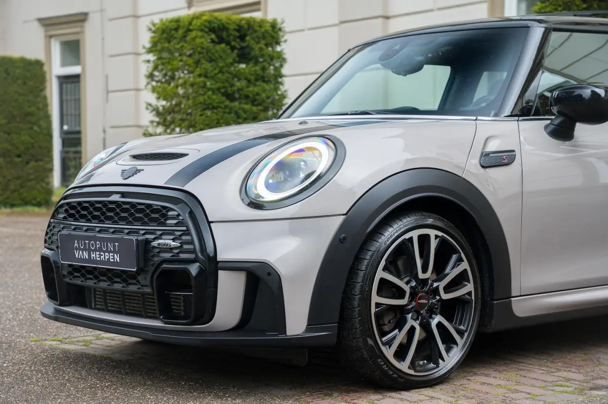 2.0 Cooper S John Cooper Works PANO | H&K | ADAPTIVE | CAMERA | STUURVERW | CARPLAY