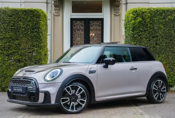 2.0 Cooper S John Cooper Works PANO | H&K | ADAPTIVE | CAMERA | STUURVERW | CARPLAY