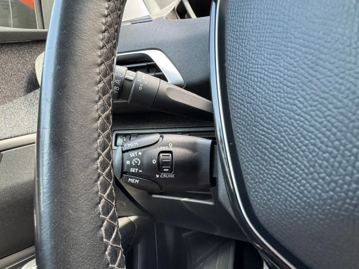 1.2 PureTech Navi, Camera, Cruise, Climate Control,