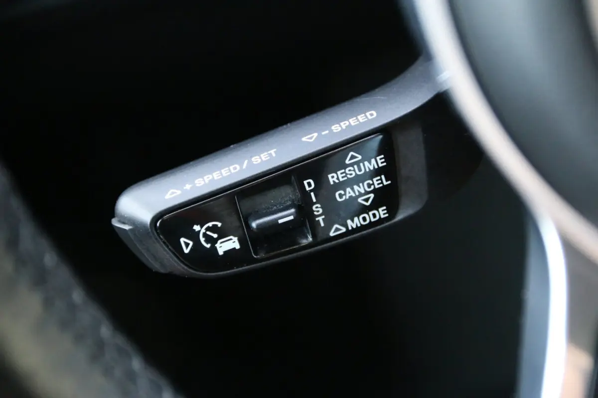 3.0 E-Hybrid PANO-DAK DEALER OND. NL-AUTO NAP