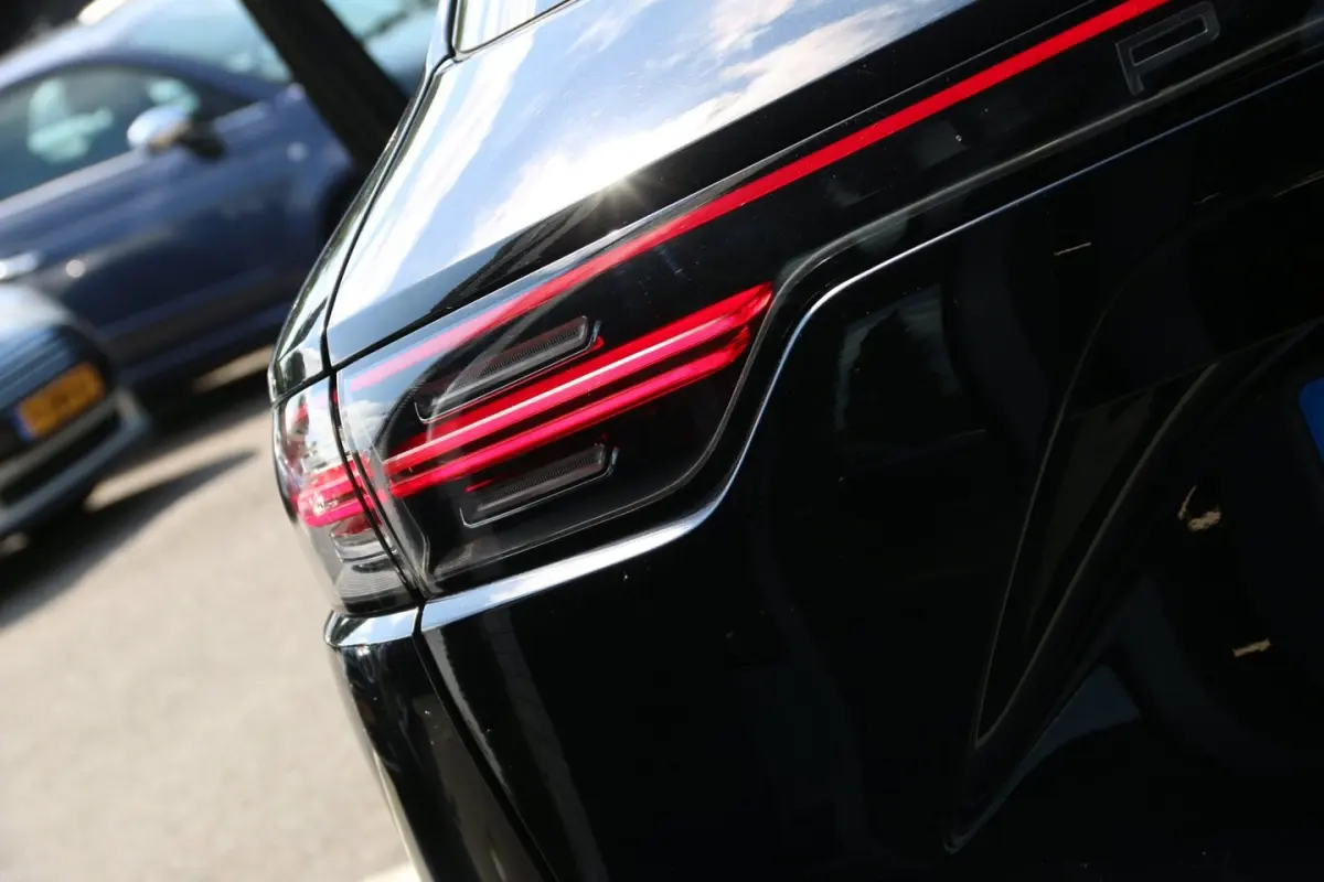 3.0 E-Hybrid PANO-DAK DEALER OND. NL-AUTO NAP
