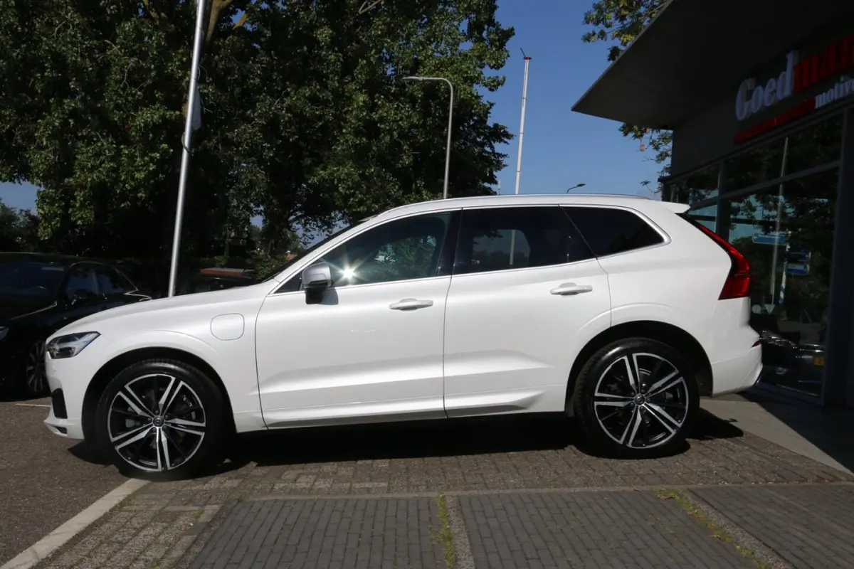 2.0 T8 Twin Engine AWD R-Design PANO TREKHAAK NAP