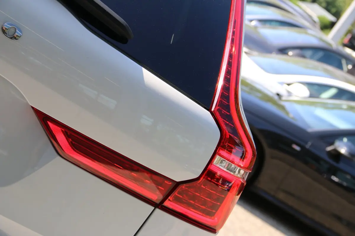 2.0 T8 Twin Engine AWD R-Design PANO TREKHAAK NAP