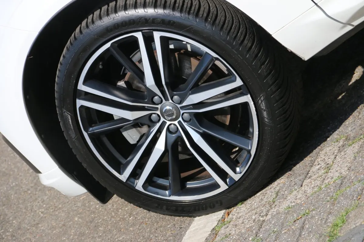2.0 T8 Twin Engine AWD R-Design PANO TREKHAAK NAP