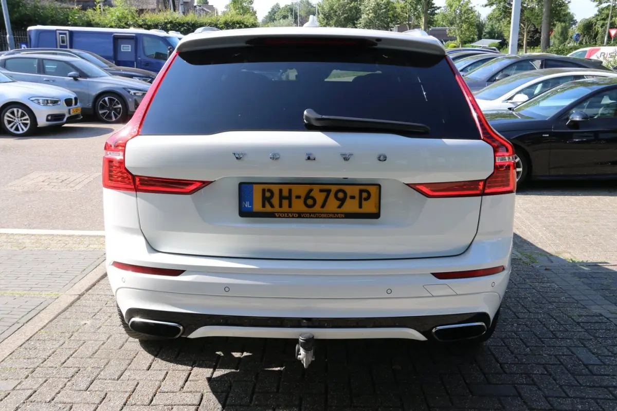 2.0 T8 Twin Engine AWD R-Design PANO TREKHAAK NAP