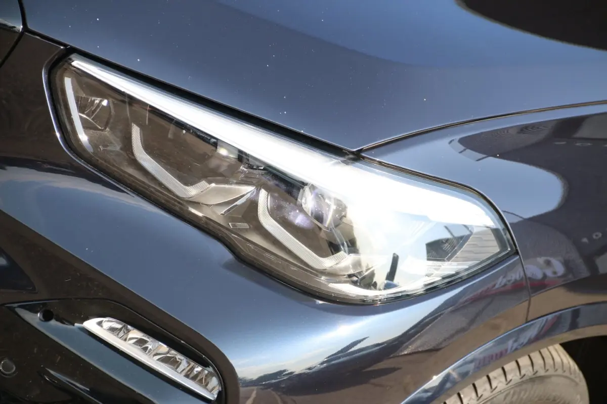 XDrive40i High Executive 7p. DEALER OND. PANO-DAK