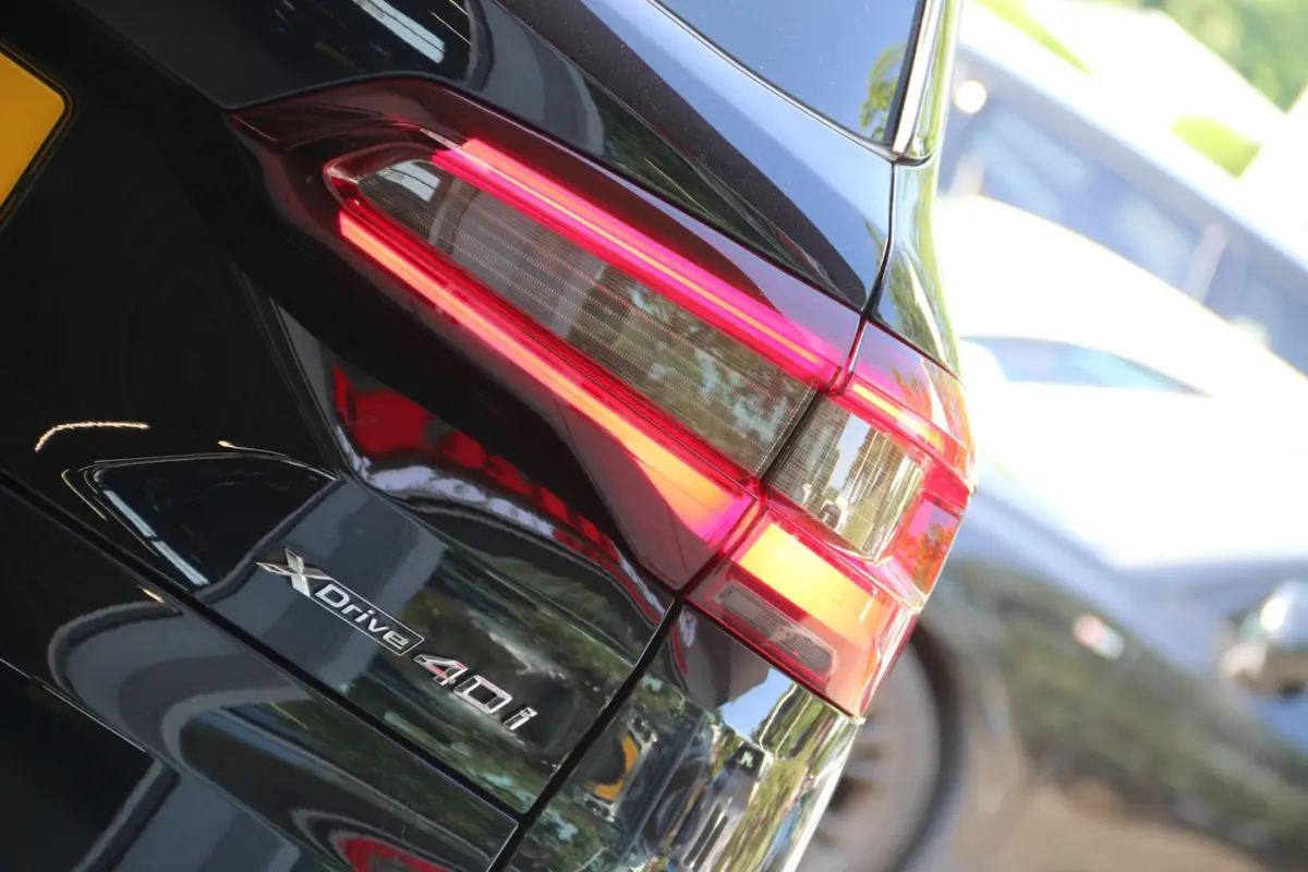 XDrive40i High Executive 7p. DEALER OND. PANO-DAK