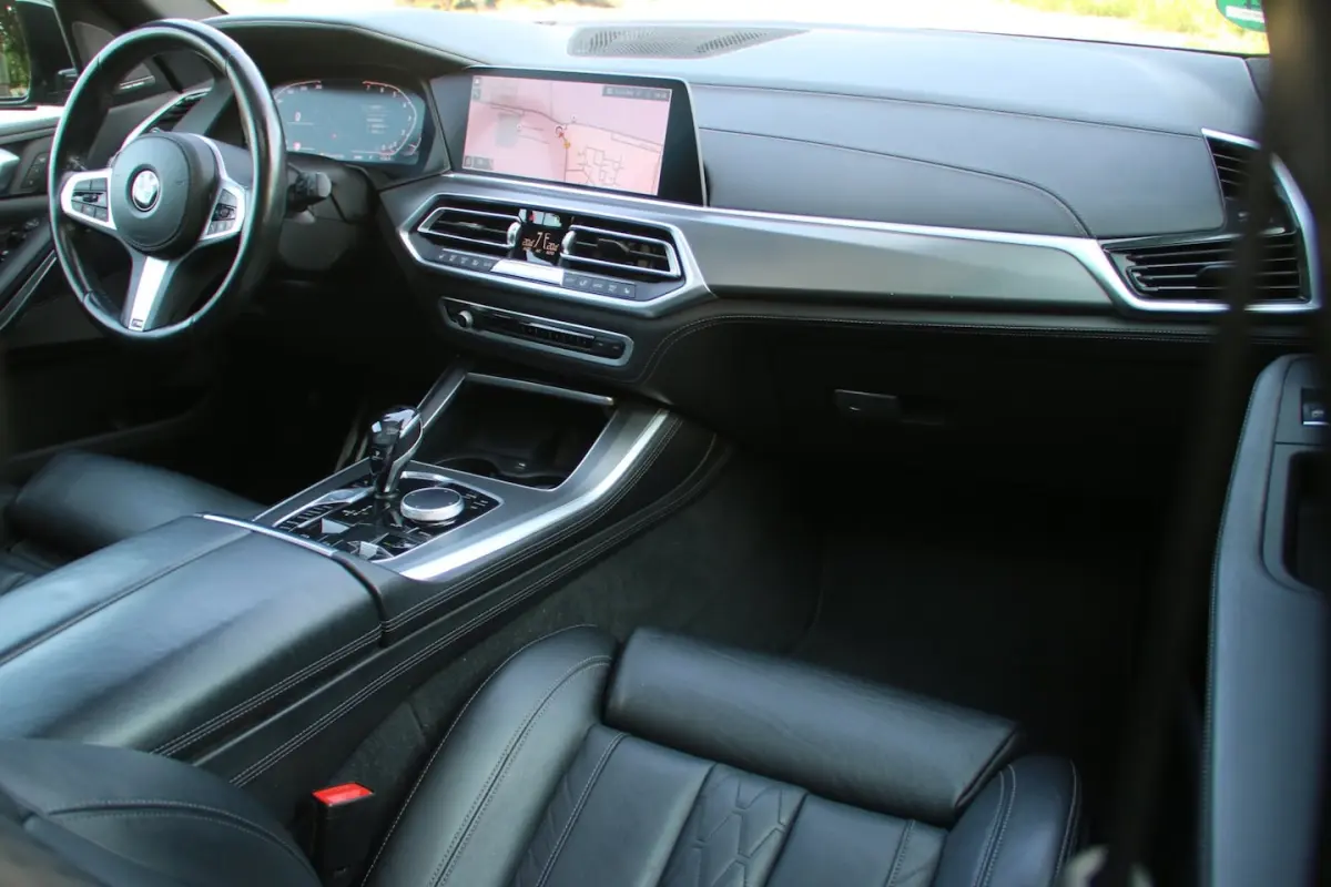 XDrive40i High Executive 7p. DEALER OND. PANO-DAK