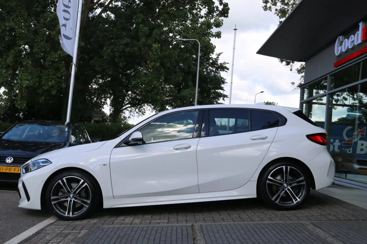 118i High Executive Edition NL-AUTO DEALER OND NAP