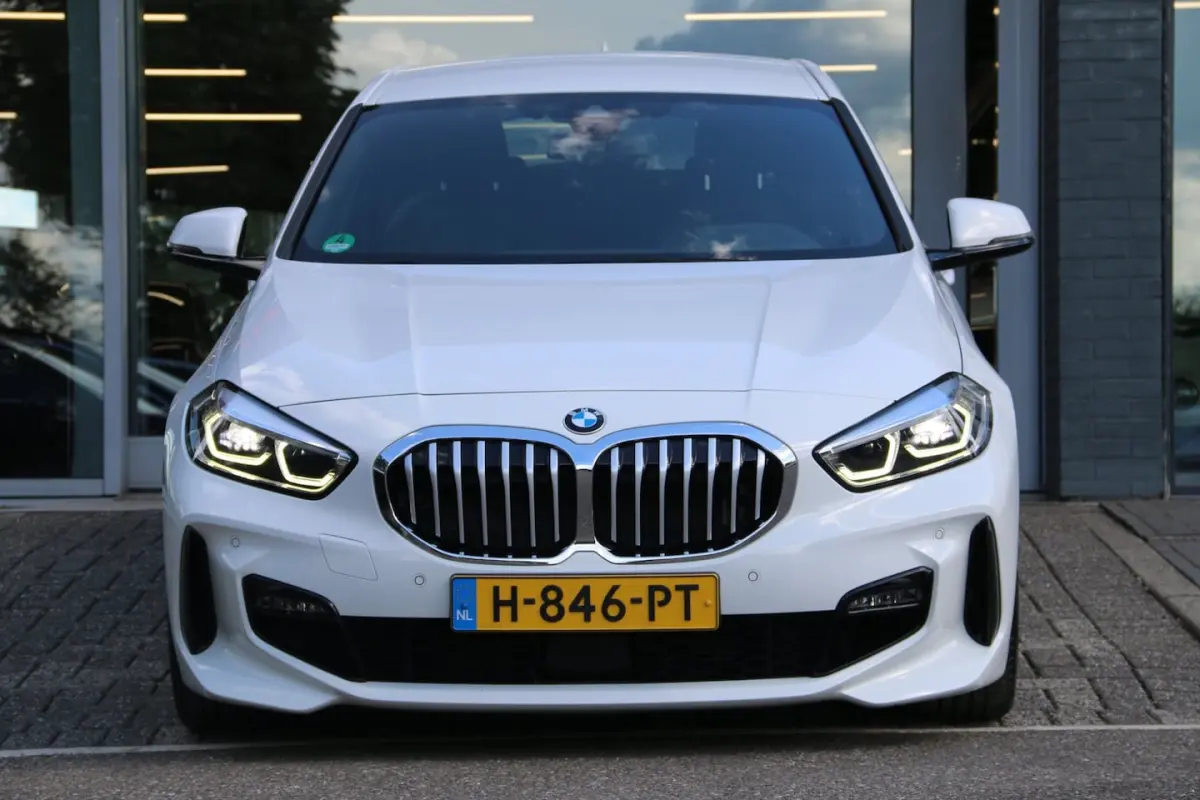 118i High Executive Edition NL-AUTO DEALER OND NAP