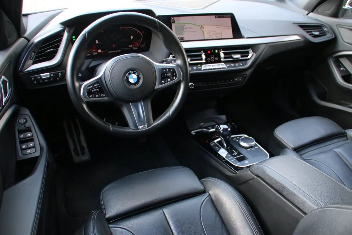 118i High Executive Edition NL-AUTO DEALER OND NAP