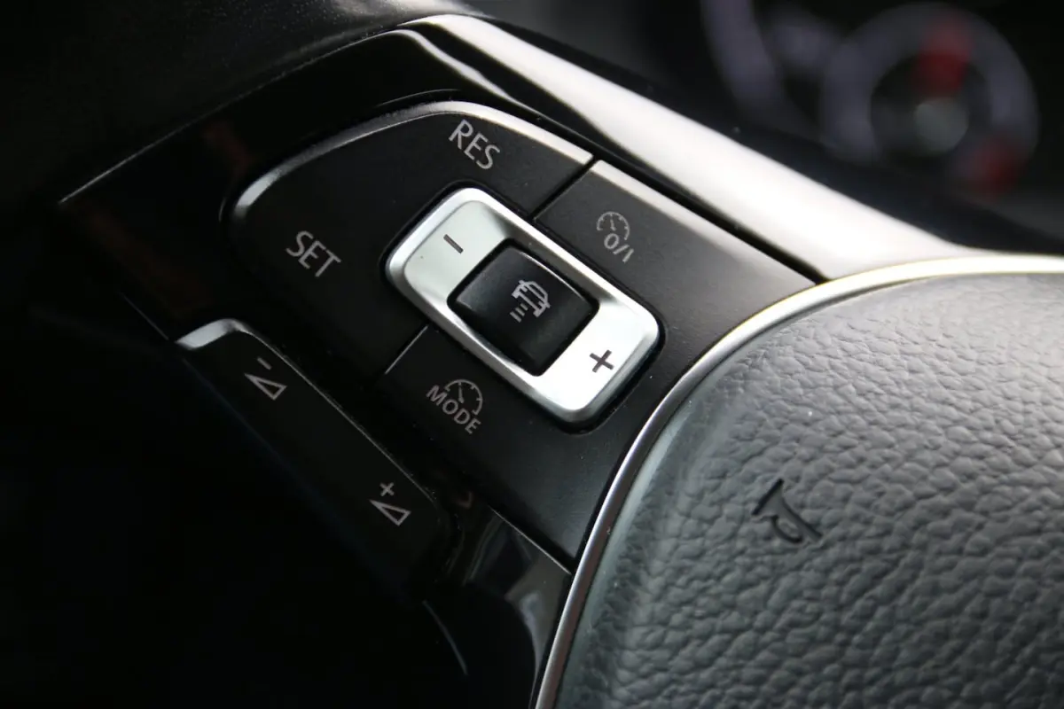 1.0 TSI Comfortline Business