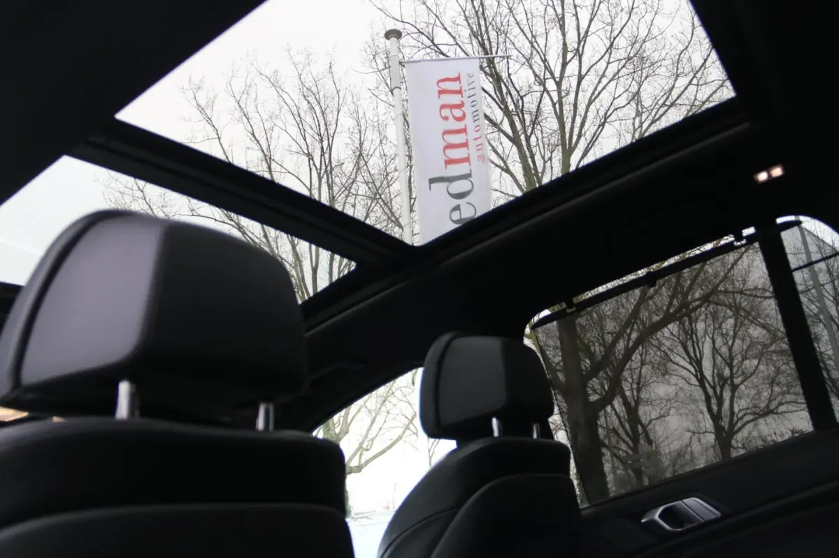 XDrive45e High Executive PANO-DAK DEALER. OND. NL-AUTO SOH 82, 3%