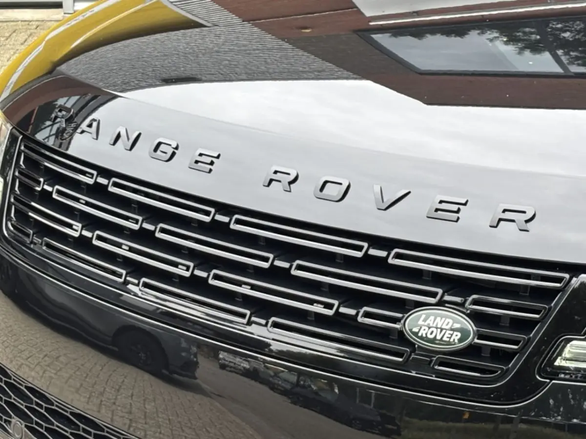 Landrover P460e Dynamic HSE Black Pack Pano 23" Massage *NW 151K