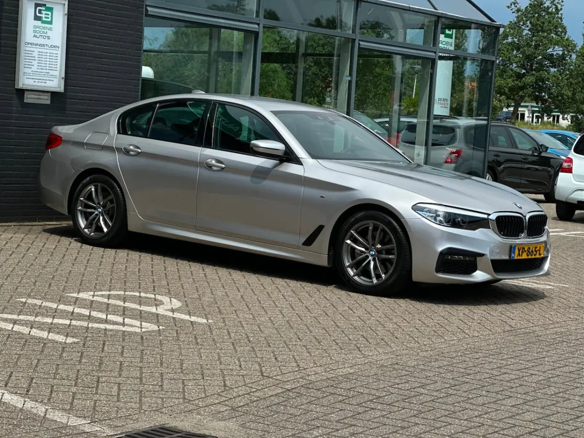 520i Corporate Lease Executive/M-PAKKET/NAVI/NL-AUTO NAP