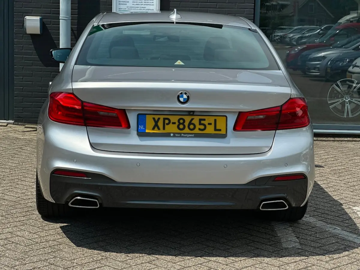 520i Corporate Lease Executive/M-PAKKET/NAVI/NL-AUTO NAP