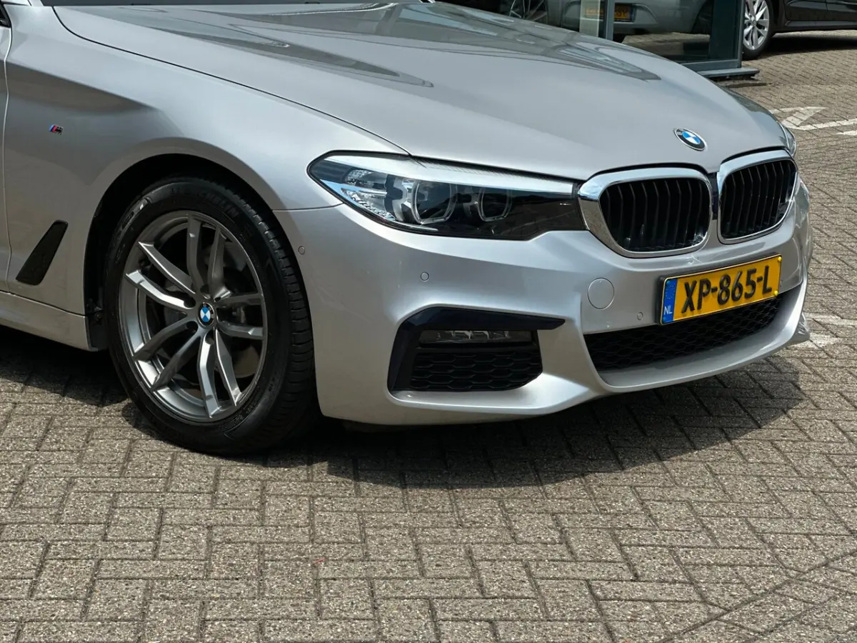 520i Corporate Lease Executive/M-PAKKET/NAVI/NL-AUTO NAP