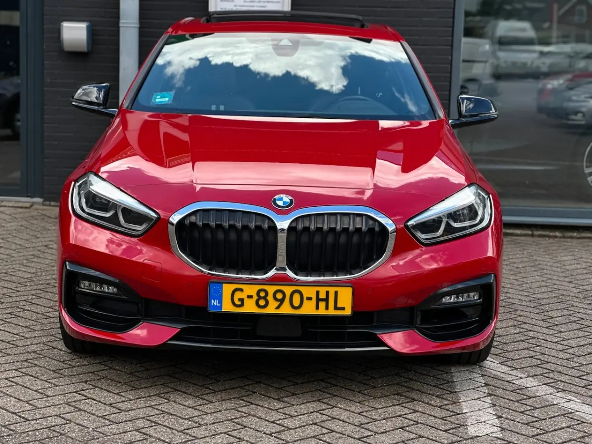 118i Executive Edition/PANO-DAK/NAVI/CARPLAY/LED/NL AUTO NAP