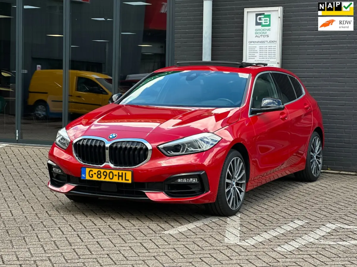 118i Executive Edition/PANO-DAK/NAVI/CARPLAY/LED/NL AUTO NAP