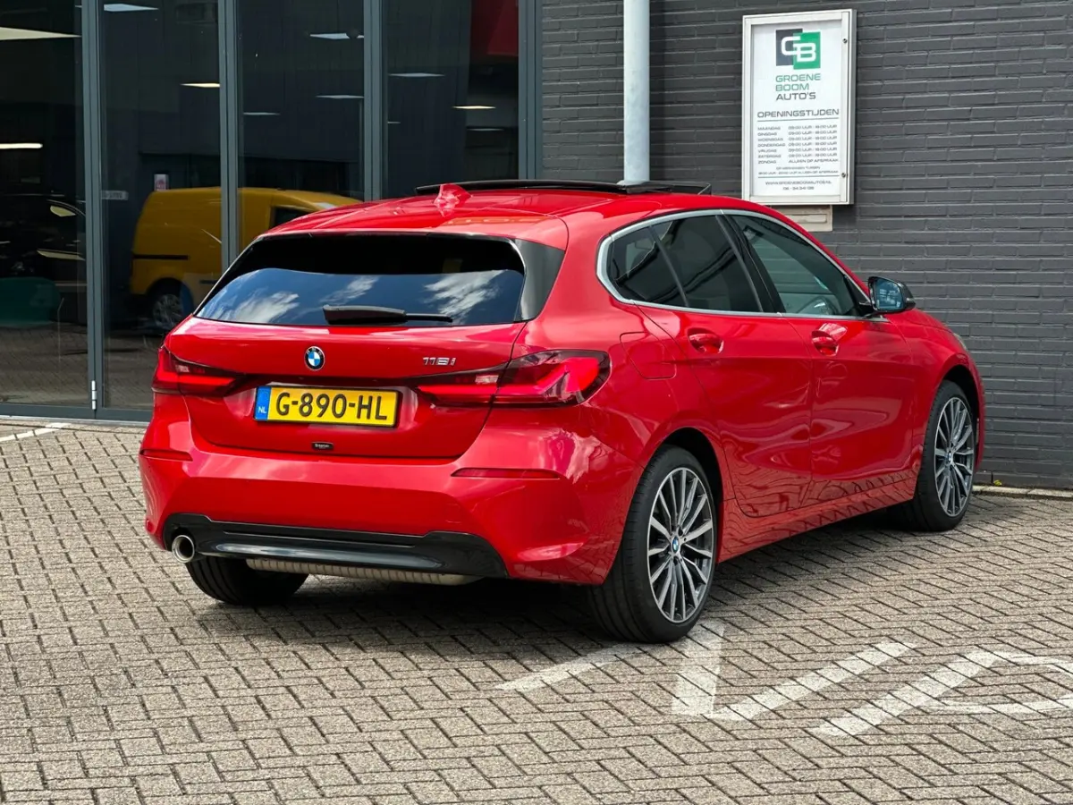 118i Executive Edition/PANO-DAK/NAVI/CARPLAY/LED/NL AUTO NAP