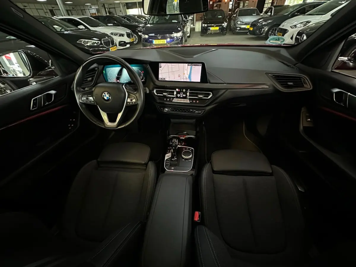 118i Executive Edition/PANO-DAK/NAVI/CARPLAY/LED/NL AUTO NAP