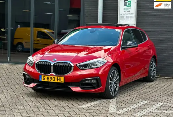 118i Executive Edition/PANO-DAK/NAVI/CARPLAY/LED/NL AUTO NAP