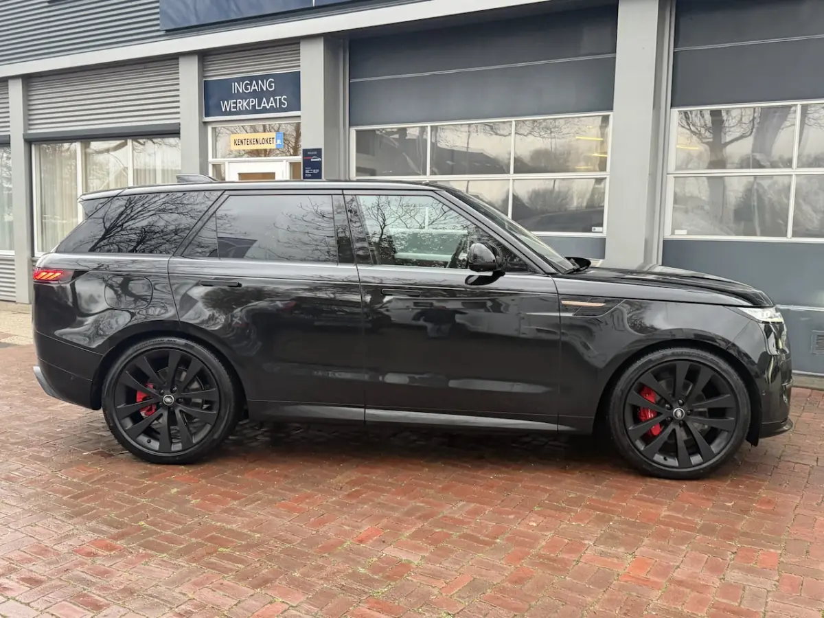 3.0 P460e 23inch Dynamic SE PHEV *Meridian / Stoelventilatie / Panorama / Black Exterior P