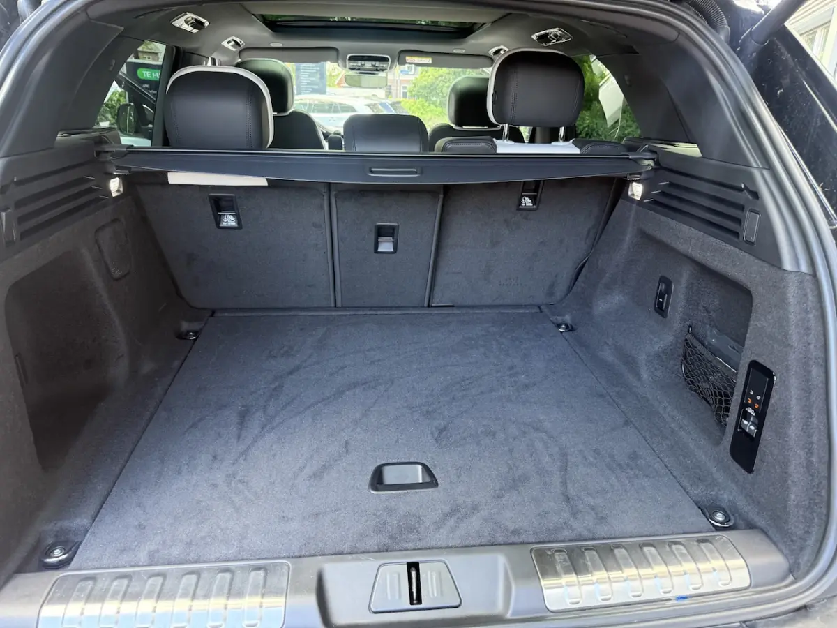 3.0 P460e 23inch Dynamic SE PHEV *Meridian / Stoelventilatie / Panorama / Black Exterior P