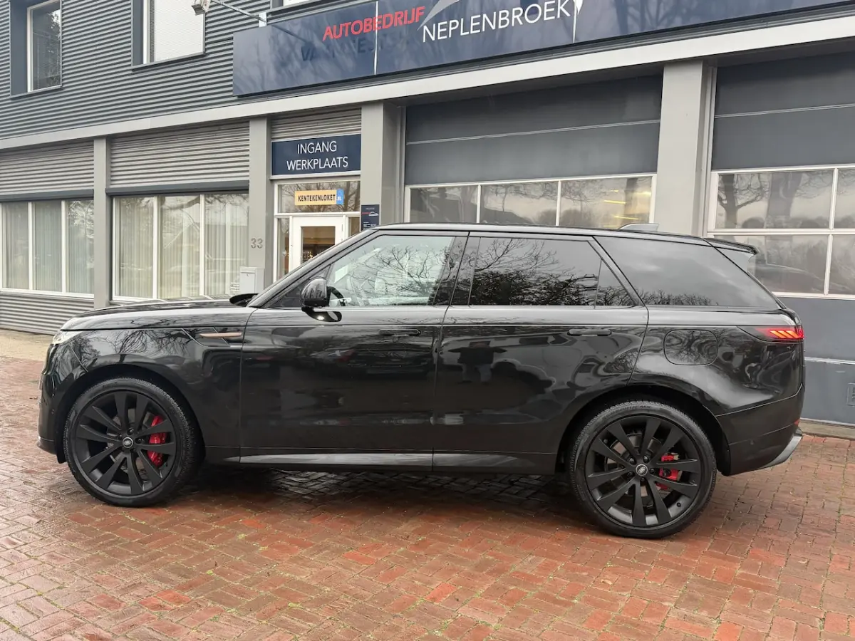3.0 P460e 23inch Dynamic SE PHEV *Meridian / Stoelventilatie / Panorama / Black Exterior P