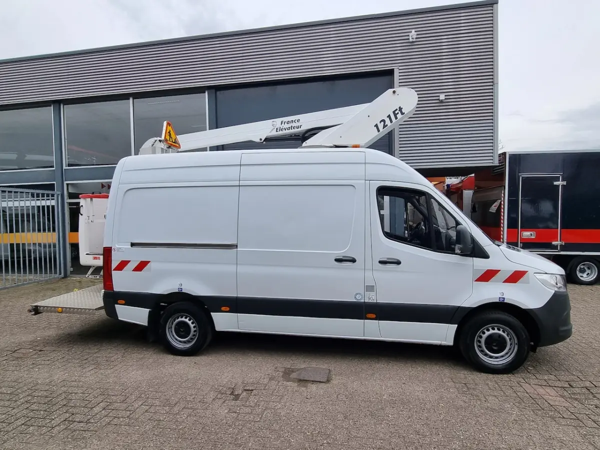 316 CDI/ Hoogwerker/ Platform 12.5m/ 889 WH