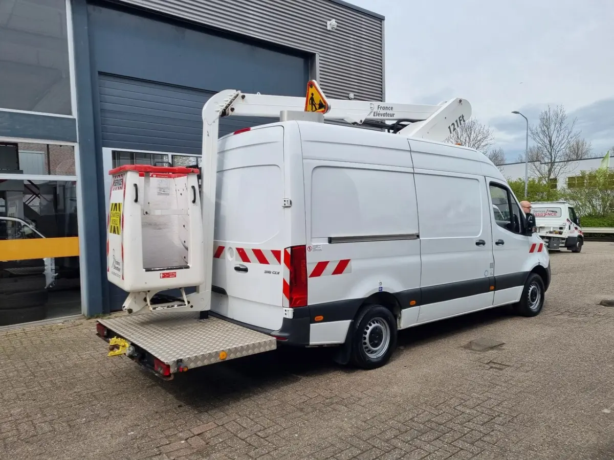 316 CDI/ Hoogwerker/ Platform 12.5m/ 889 WH