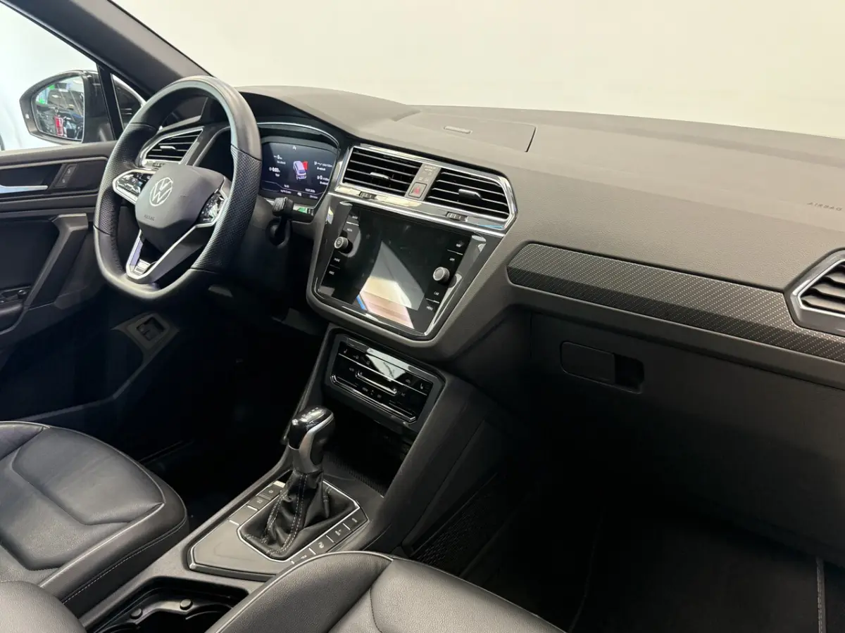 1.4 TSI eHybrid R-Line Business+ Virtual Cockpit PAnoramadak PDC 360 camera