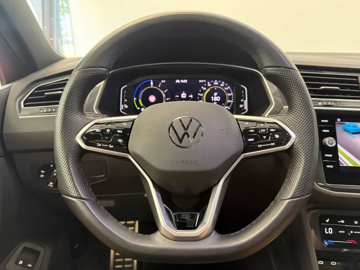 1.4 TSI eHybrid R-Line Business+ Virtual Cockpit PAnoramadak PDC 360 camera