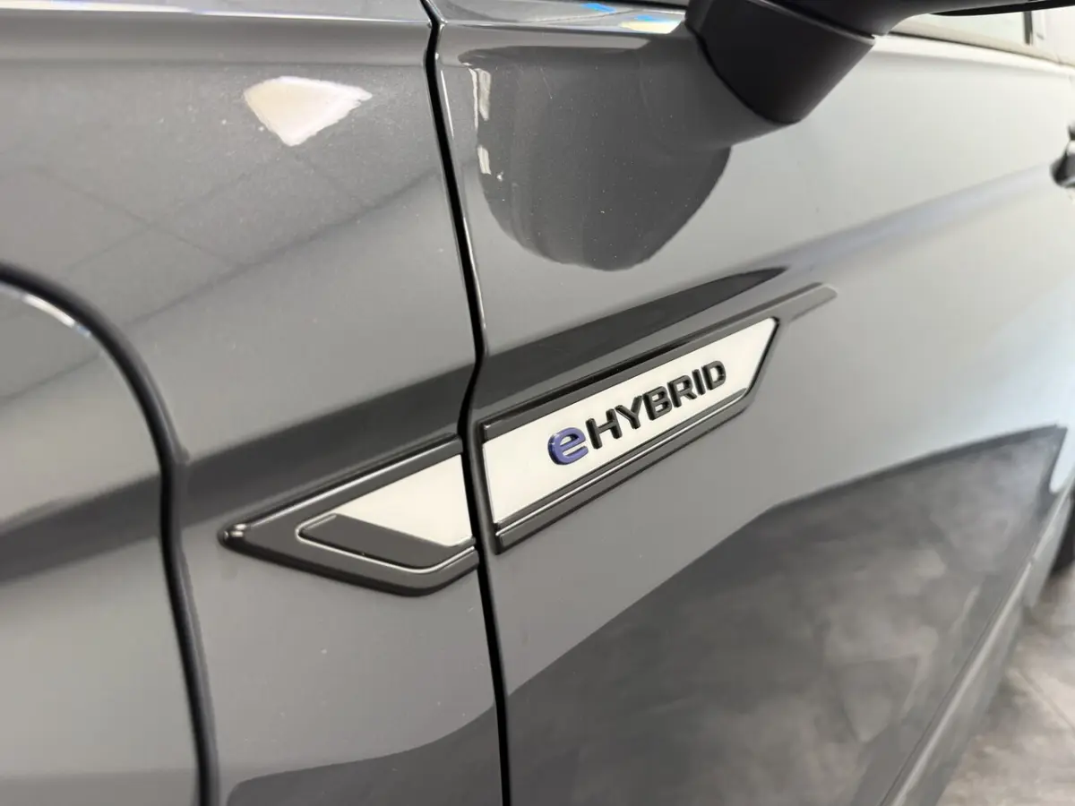 1.4 TSI eHybrid R-Line Business+ Virtual Cockpit PAnoramadak PDC 360 camera
