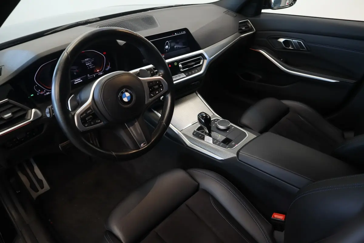 320i M-Sport Business Edition Climate/Cruise Navi PDC NAP 24 Maanden garantie* (Vraag naar