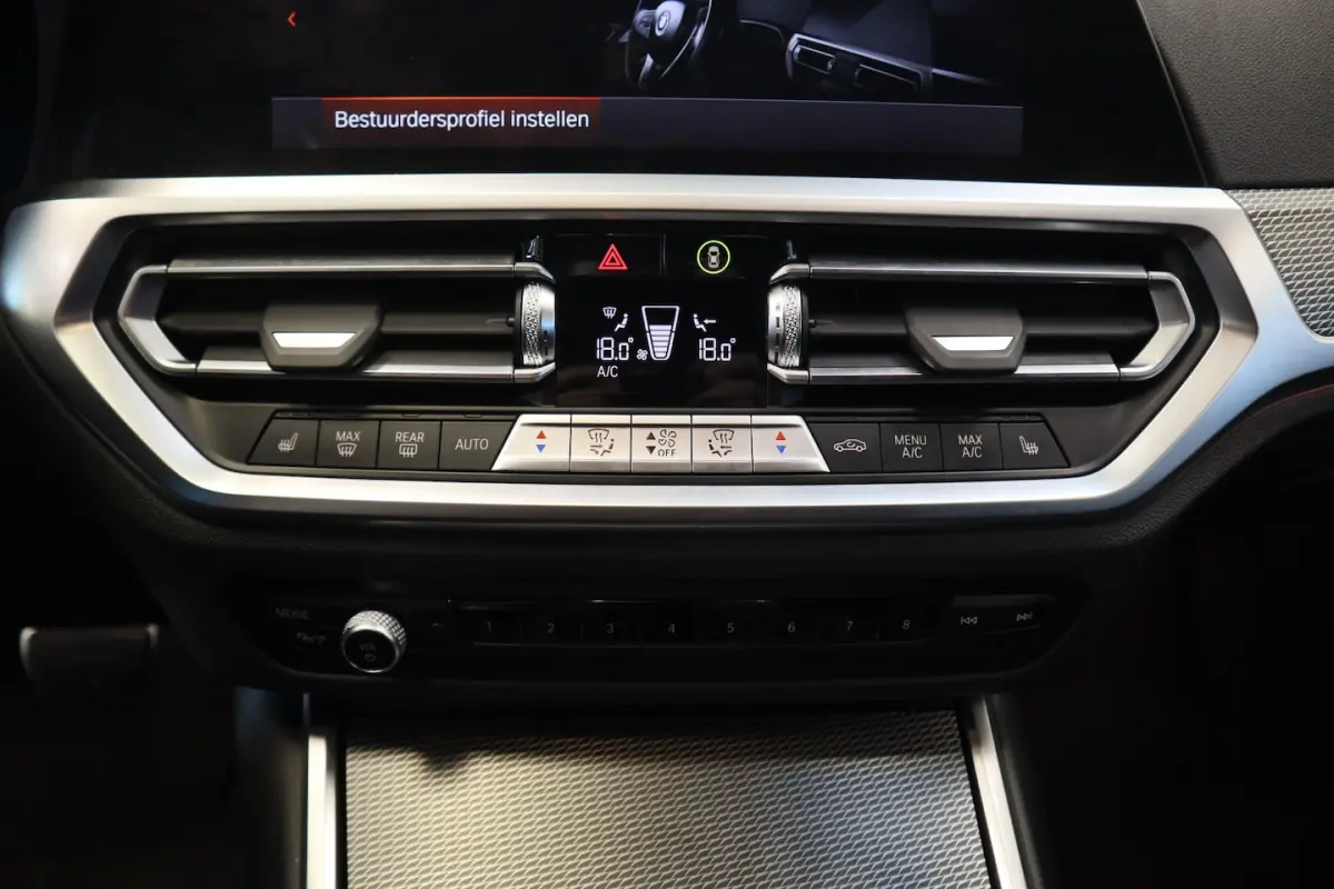 320i M-Sport Business Edition Climate/Cruise Navi PDC NAP 24 Maanden garantie* (Vraag naar