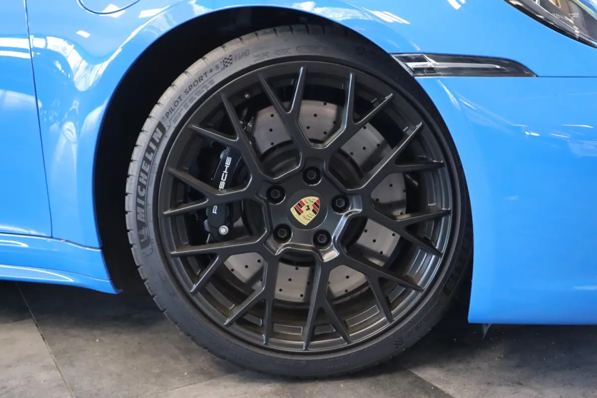 3.0 Carrera 4 GTS Sport Chrono X- Sight NL Auto 480PK Shark blue Dealer onderhouden 24 Maa
