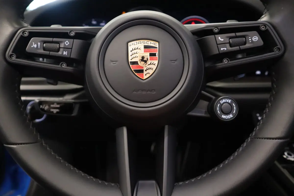 3.0 Carrera 4 GTS Sport Chrono X- Sight NL Auto 480PK Shark blue Dealer onderhouden 24 Maa